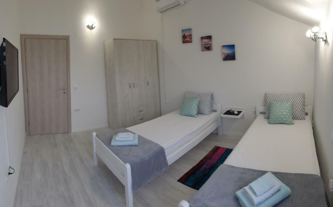 מוסטר Holiday Home Flora מראה חיצוני תמונה