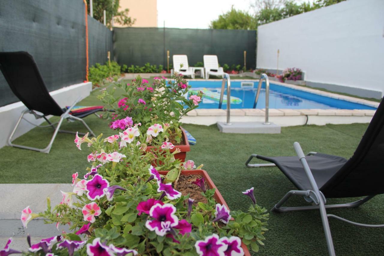 מוסטר Holiday Home Flora מראה חיצוני תמונה