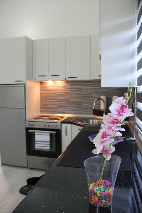 מוסטר Holiday Home Flora מראה חיצוני תמונה