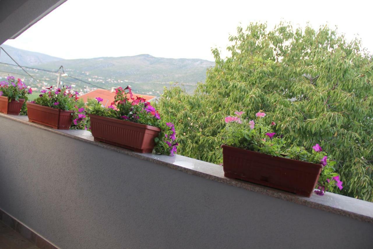 מוסטר Holiday Home Flora מראה חיצוני תמונה