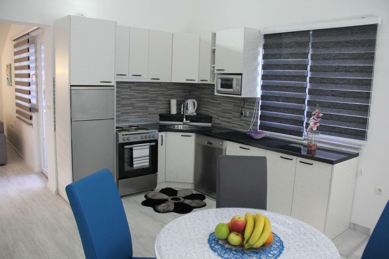 מוסטר Holiday Home Flora מראה חיצוני תמונה
